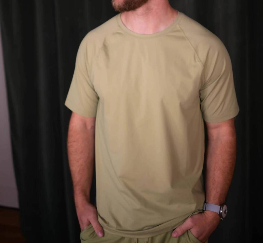 NEW RHONE men's reign short sleeve in green